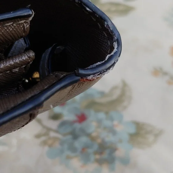 Marc Jacobs Tan and Brown Saffiano Leather Fold Clutch Wallet - Picture 16 of 17